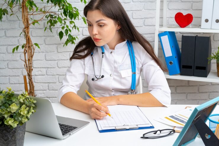 Which Women’s Clinics Offer Evening Appointments?